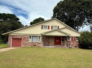 Building Photo - 322 Shoreline Dr