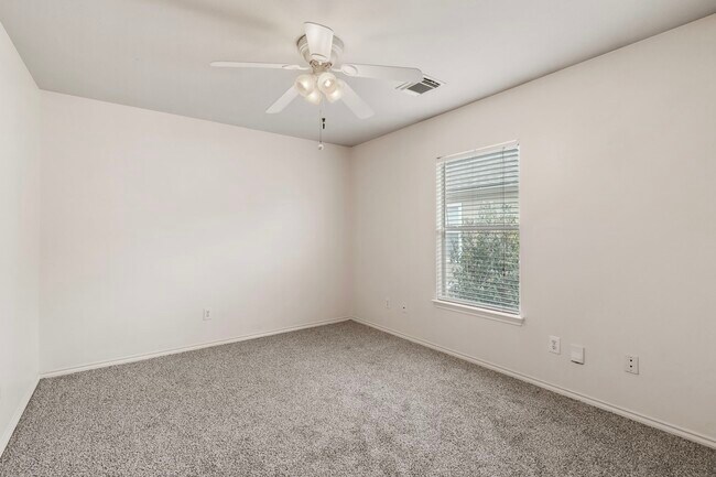 Building Photo - 1710 Redwing Cove Dr