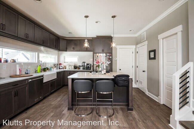 Building Photo - 3 br, 3.5 bath House - 945-A  Westbrook Drive
