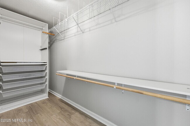 Building Photo - 292 Servia Dr