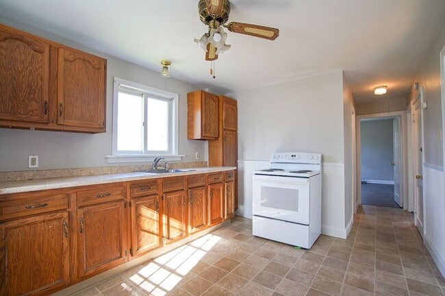 Building Photo - 42R Jefferson St