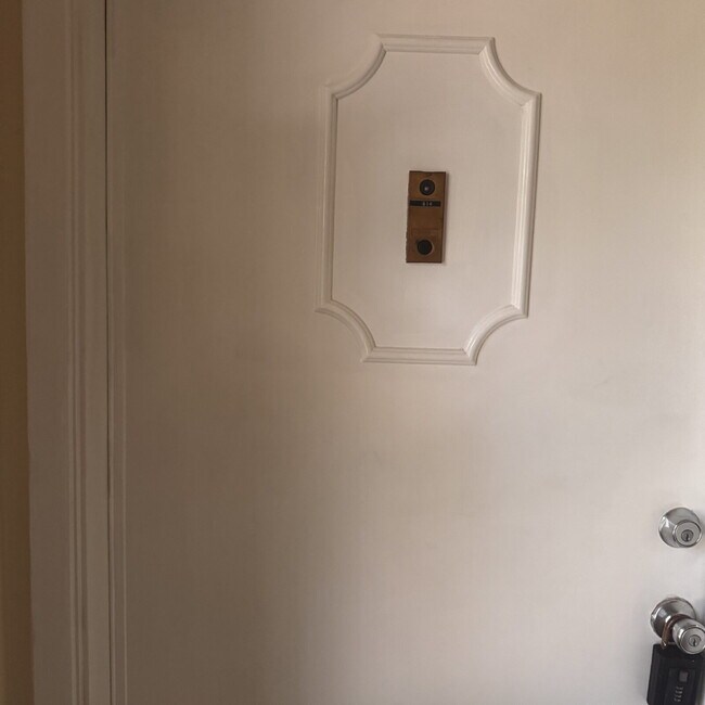 Building Photo - Welcome to your new 2 Bedroom Townhome located at Maison Helena Townhomes.