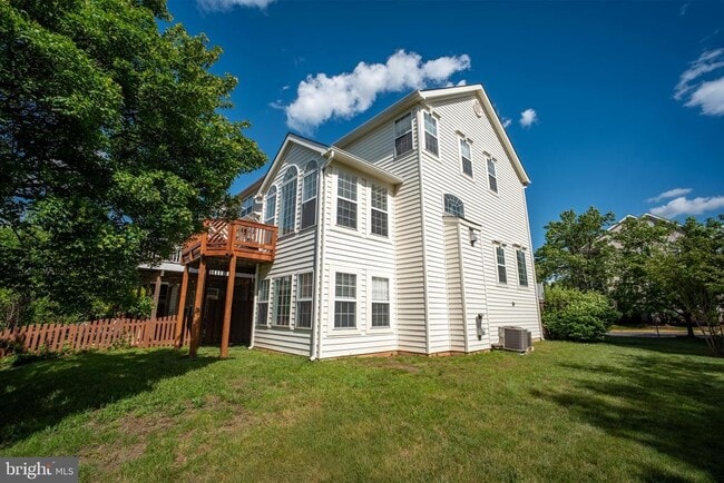 Building Photo - 44094 Saxony Terrace