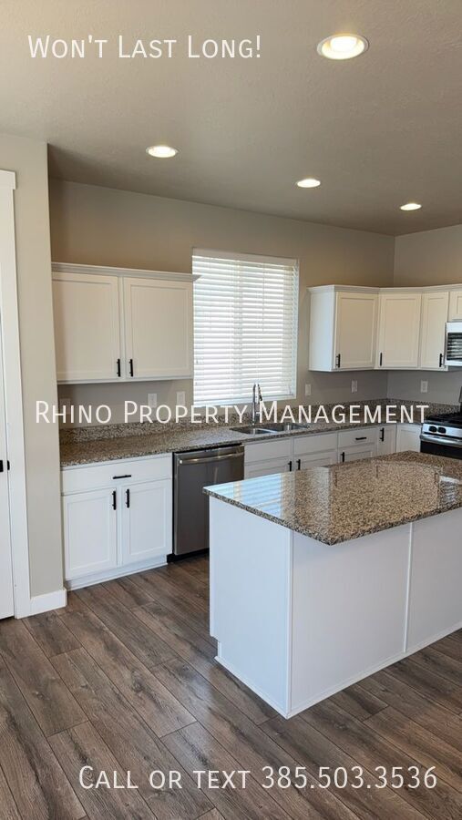 Building Photo - 927 Wahlen Way