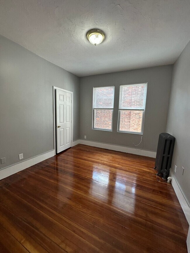Building Photo - 82 Bragdon St