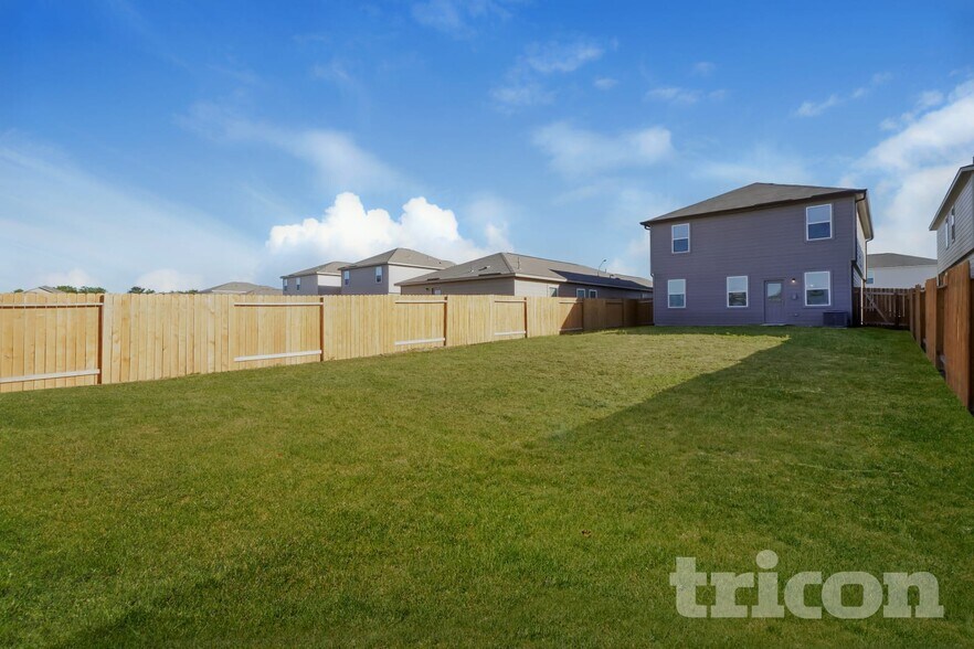 Building Photo - 732 Shoal Crk