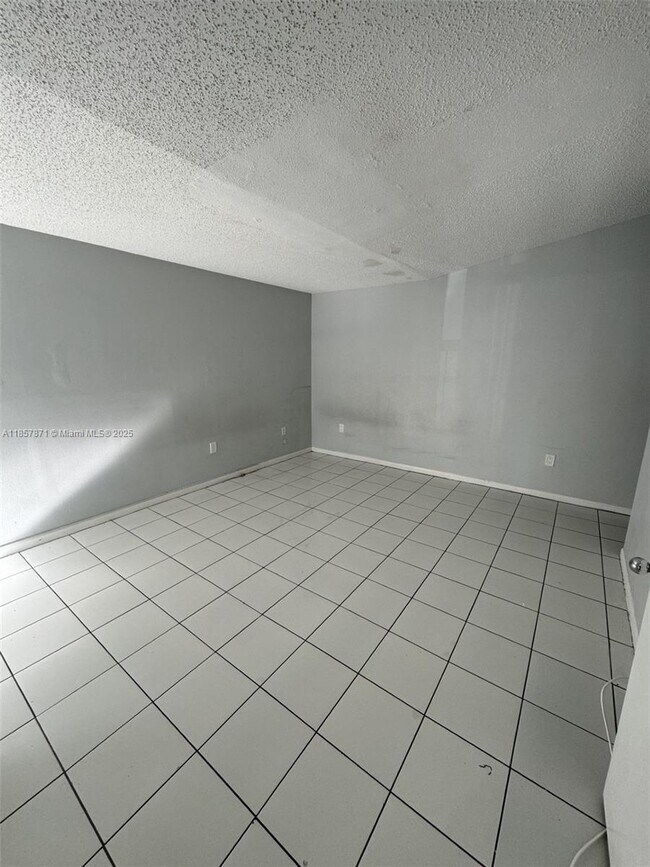 Building Photo - 7611 SW 153rd Ct