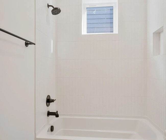 Building Photo - "Spacious 4-Bed Townhouse Oasis in Nashville – 2,500 Sq. Ft. of Modern Comfort!"