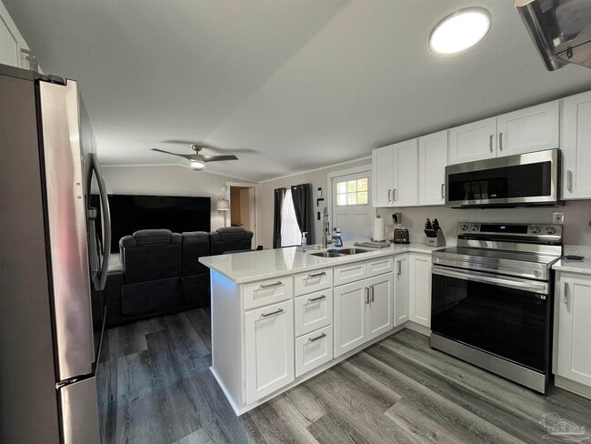 Building Photo - 5275 Cartier Dr