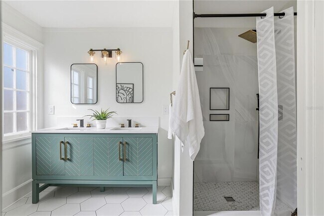 Building Photo - 918 45th St N