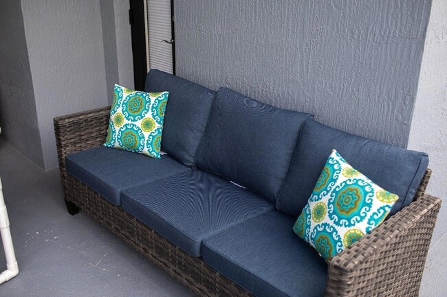 Building Photo - 2577 Oneida Loop