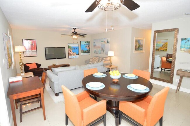 Building Photo - 3873 Pompano Dr SE