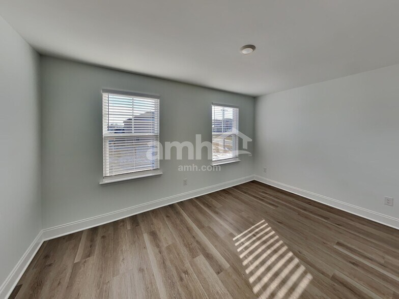 Building Photo - 103 Broadmoor Dr