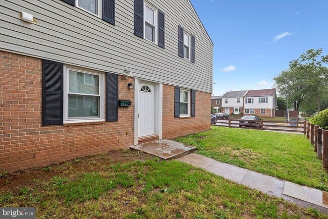 Building Photo - 8157 Community Dr