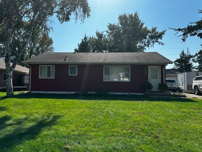 Building Photo - 3280 Lower 150th St W