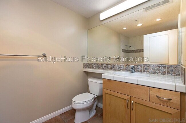 Building Photo - 850 Beech St