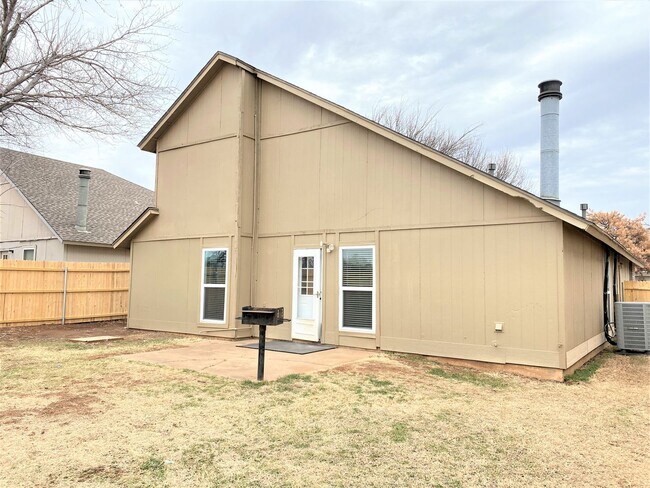 Building Photo - 725 Lapwing Rd