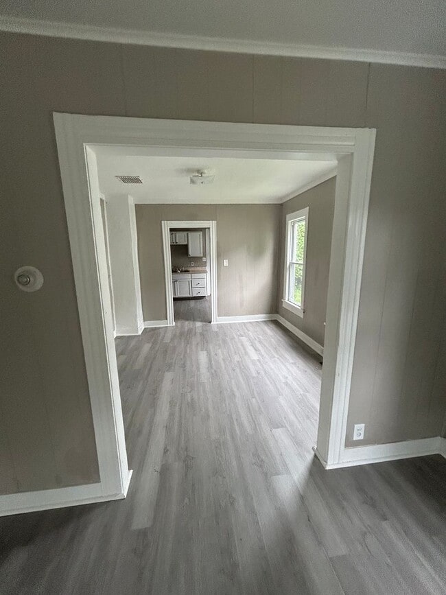 Building Photo - Section 8 Accepted! 3-bedroom home, perfec...