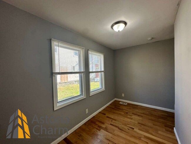 Building Photo - 3004 Clifton Ave