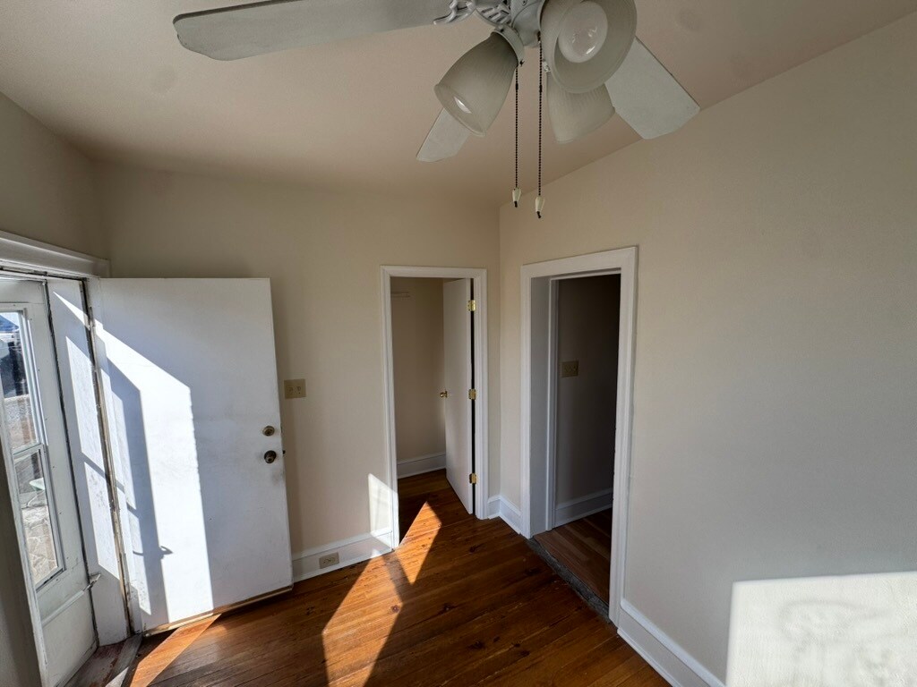 Building Photo - 2714 E County Line Rd