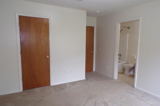 Building Photo - 509 Wood Crest Way