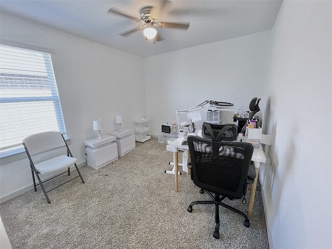 Building Photo - 6811 Fleetwood Crescent Wy