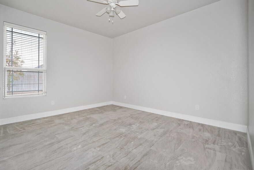 Building Photo - 6008 Ridge View St