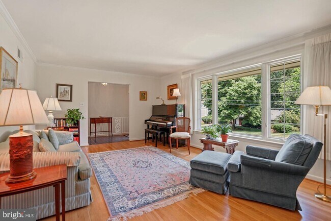 Building Photo - 6425 Noble Dr
