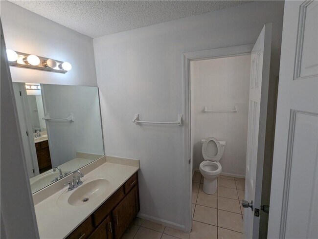 Building Photo - 1767 Mill Ct