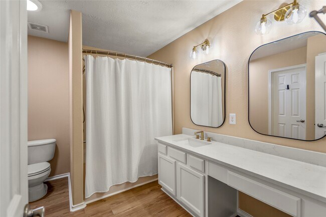 Building Photo - 22 Garden Lodge Pl