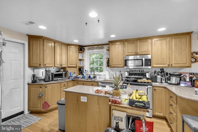 Building Photo - 9713 Velilla Rd