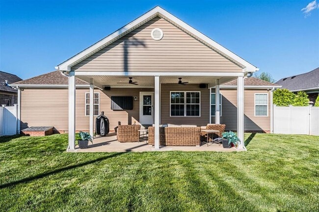Building Photo - 5480 Green Ash Dr