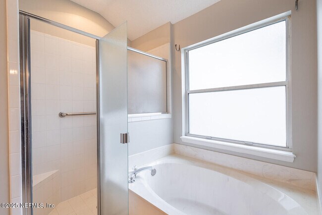 Building Photo - 1618 Highland View Ct