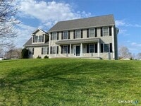 Building Photo - 47 Pineridge Dr