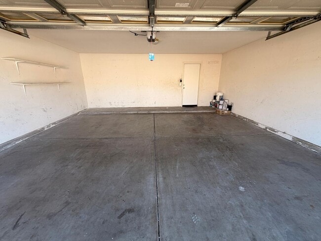 Building Photo - 7611 W Cinnabar Ave