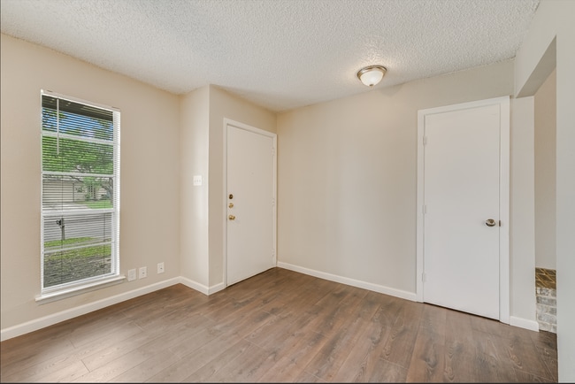 Building Photo - 14306 Ridge Point Dr