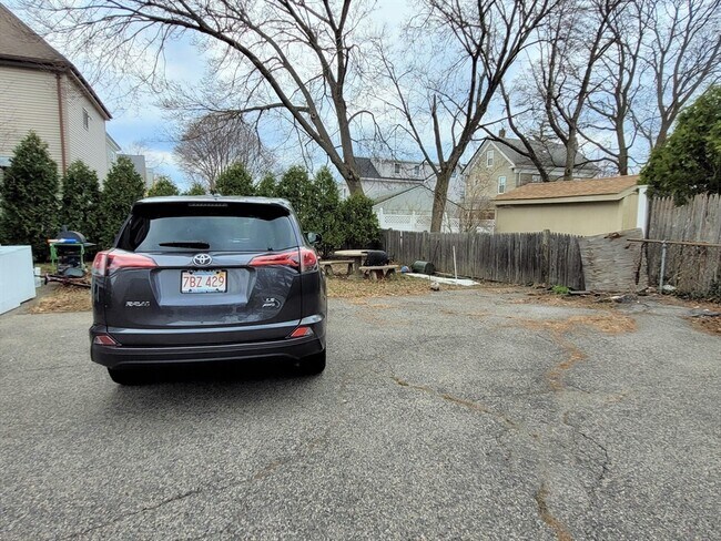 Building Photo - 25 Martin St