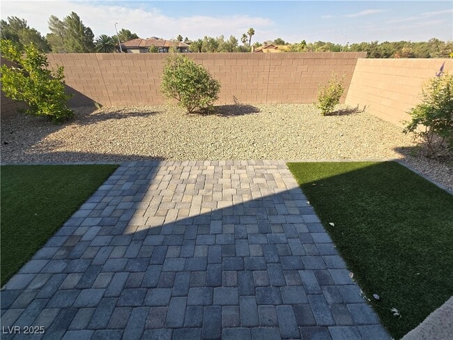 Building Photo - 7448 Red Plumeria Ave