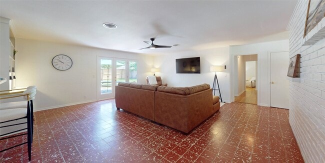 Building Photo - 4826 Waynesboro Dr