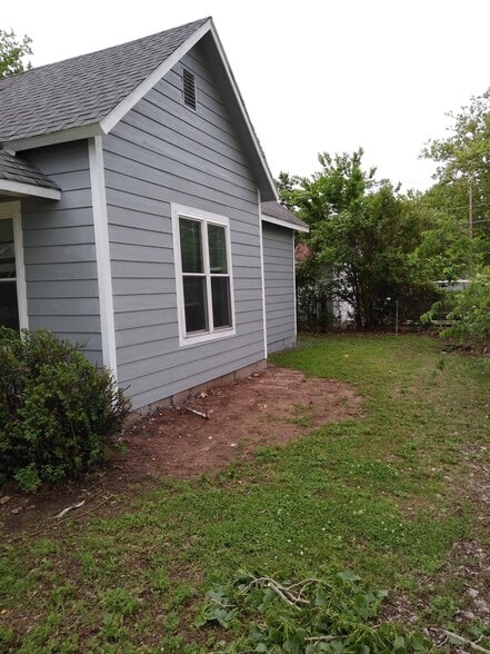 Building Photo - 1204 S Fern St