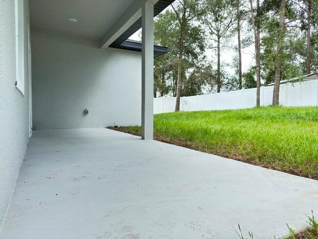 Building Photo - 10020 N Deltona Blvd