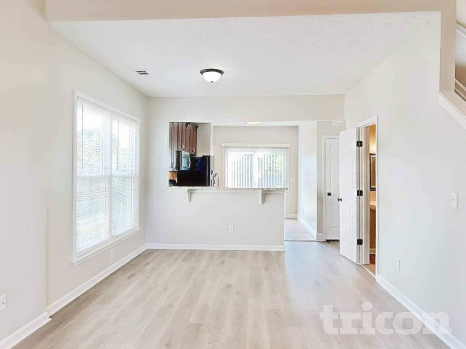 Building Photo - 1672 Woodsford Rd