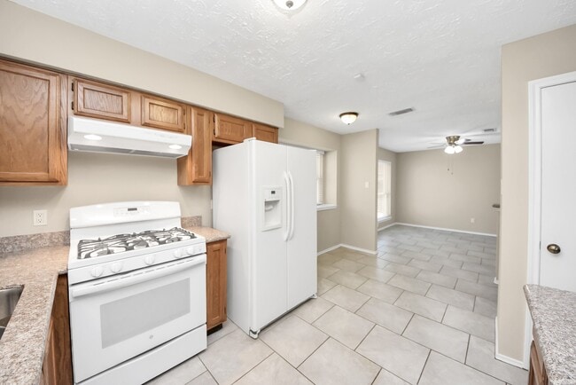 Building Photo - 14718 Windfern Forest Dr