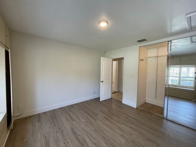 Building Photo - Charming 4 Bedroom, 3 Bathroom Home in Orl...