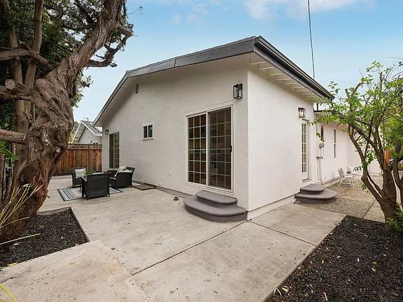 Building Photo - NO MIN CREDIT SCORE REQUIRED, BK OKAY, PAST EVICTION OKAY!, BACKGROUND FRIENDLY. Apply at "The Re...