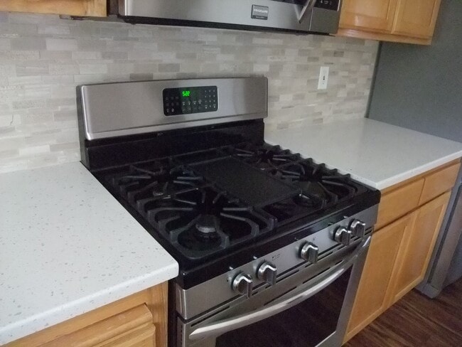 Building Photo - Newer 3 Bedroom Home in SW Albany Ready To Move Into