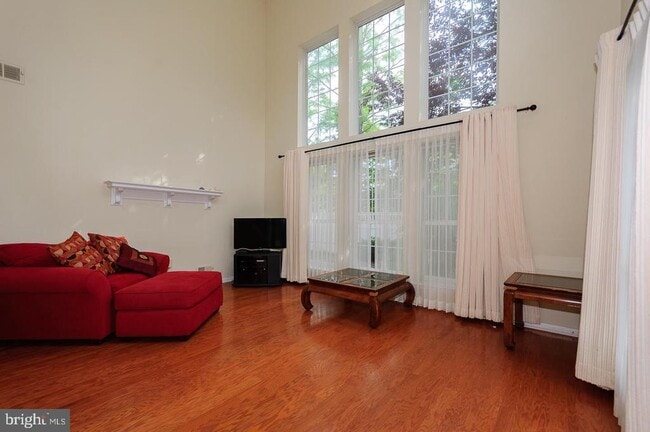 Building Photo - 109 Deer Run Ct