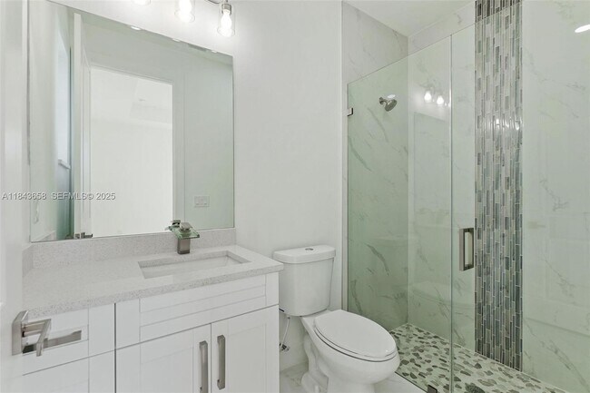 Building Photo - 2516 Park Rd