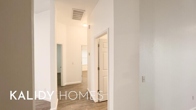 Building Photo - 9317 Apple Dr