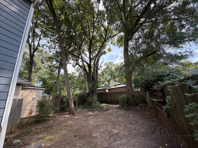 Building Photo - Room in Single Family Home on Parsons St SW